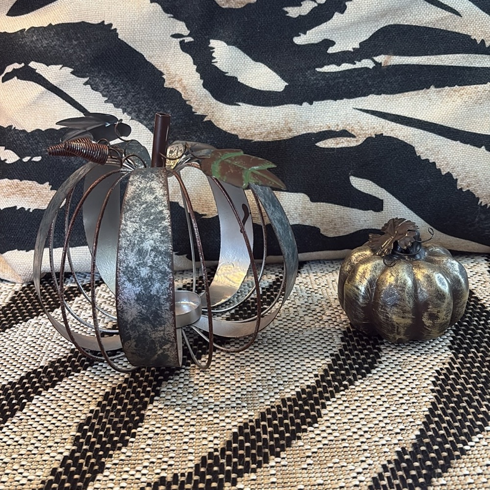 🆕🎃2 Rustic Pumpkins🎃 - Picture 10 of 10